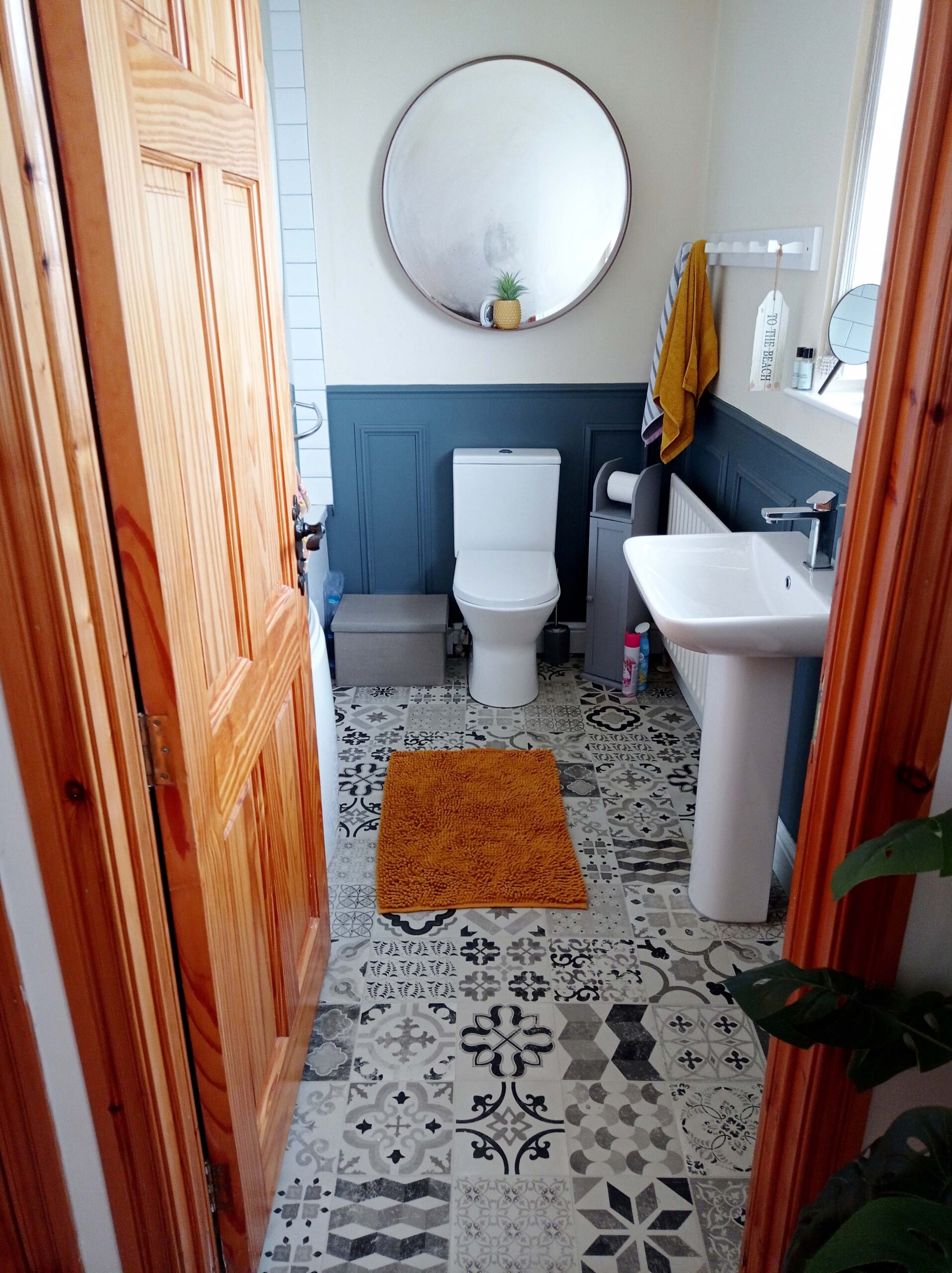 Upstairs bathroom - Bushmills Lodge